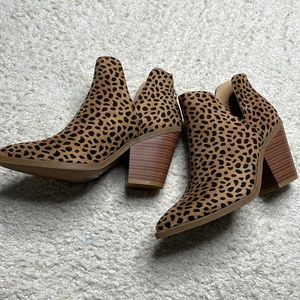 NWT Boutique Booties Dalmatian Print Animal Print Zip Up US Size 8.5